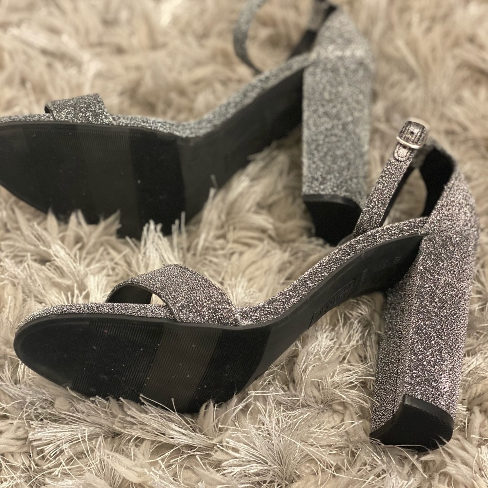 SIZE 7 - Picture 3 of 3